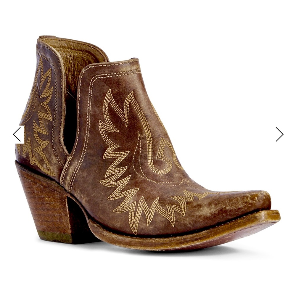 ARIAT WOMEN'S DIXON DISTRESSED FASHION BOOTIES - SNIP TOE